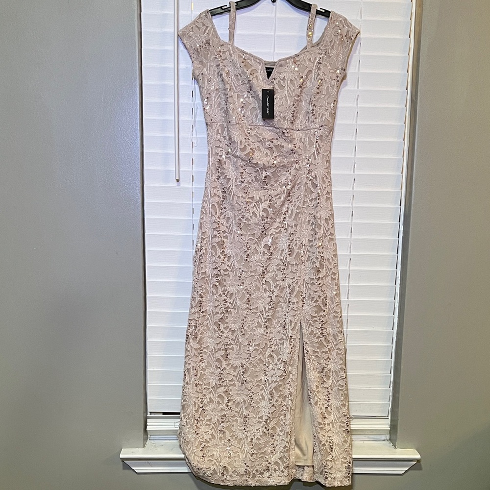 Sophisticated Lace Maxi Dress in Cream